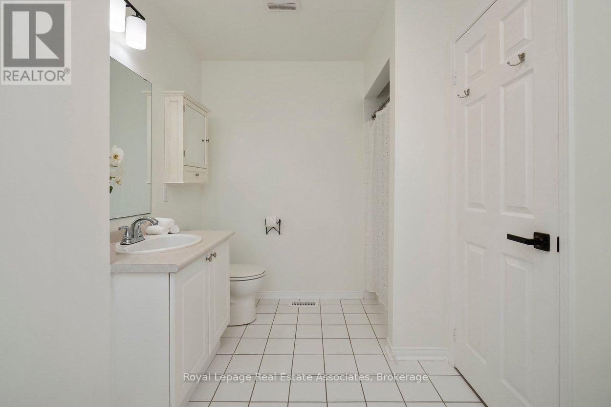 42 Harriet Street, Halton Hills, Ontario  L7G 5W7 - Photo 25 - W12802902