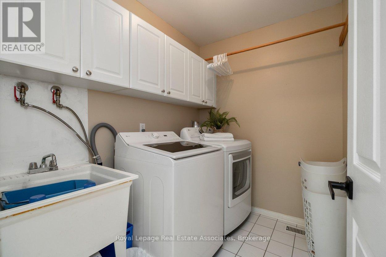 42 Harriet Street, Halton Hills, Ontario  L7G 5W7 - Photo 33 - W12802902