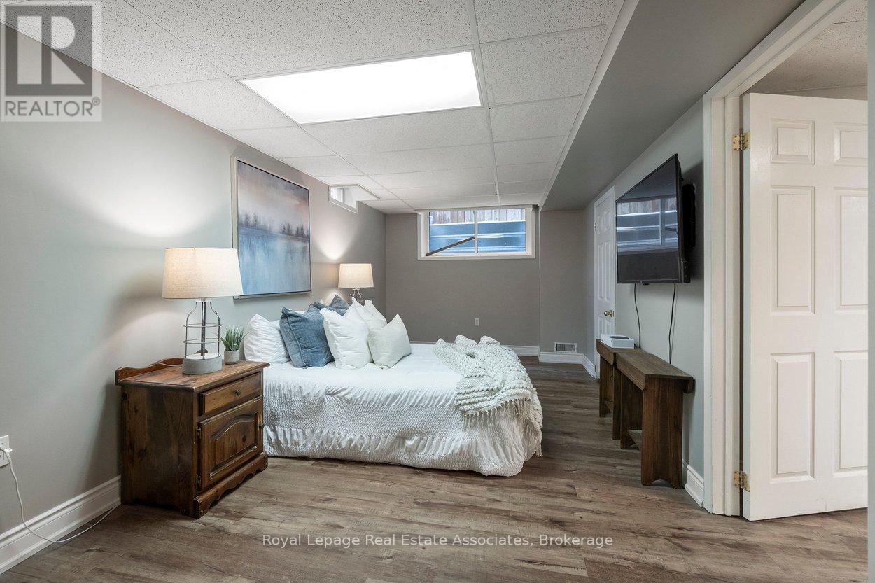 42 Harriet Street, Halton Hills, Ontario  L7G 5W7 - Photo 39 - W12802902