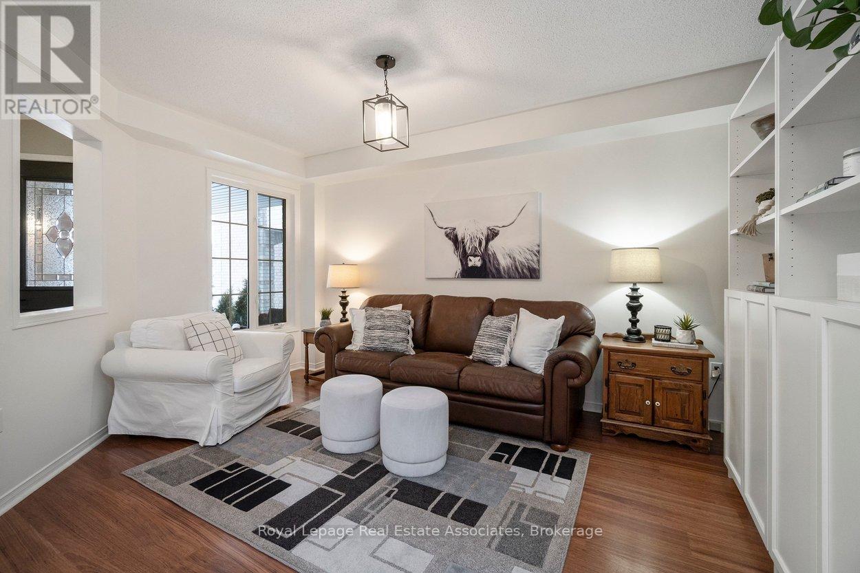 42 Harriet Street, Halton Hills, Ontario  L7G 5W7 - Photo 6 - W12802902