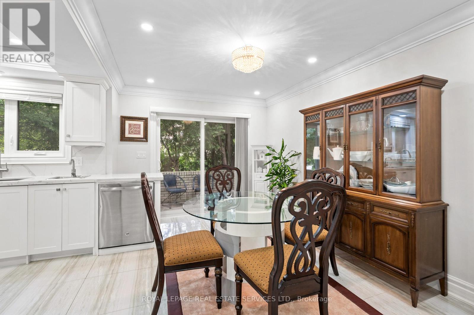 23 Hillside Drive, Brampton, Ontario  L6S 1A2 - Photo 12 - W12802924