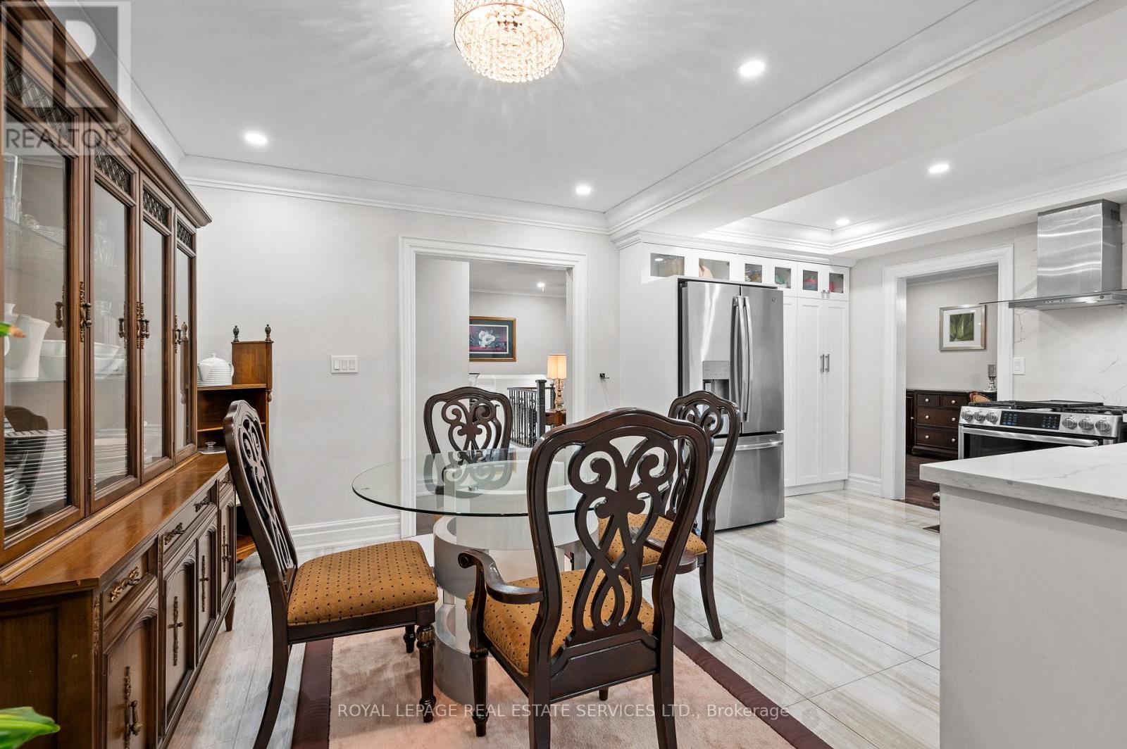 23 Hillside Drive, Brampton, Ontario  L6S 1A2 - Photo 14 - W12802924