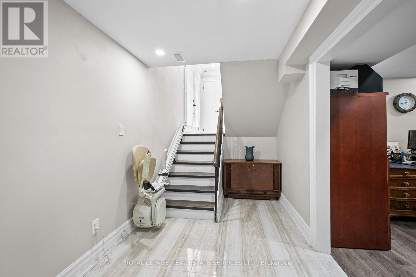 23 Hillside Drive, Brampton, Ontario  L6S 1A2 - Photo 31 - W12802924