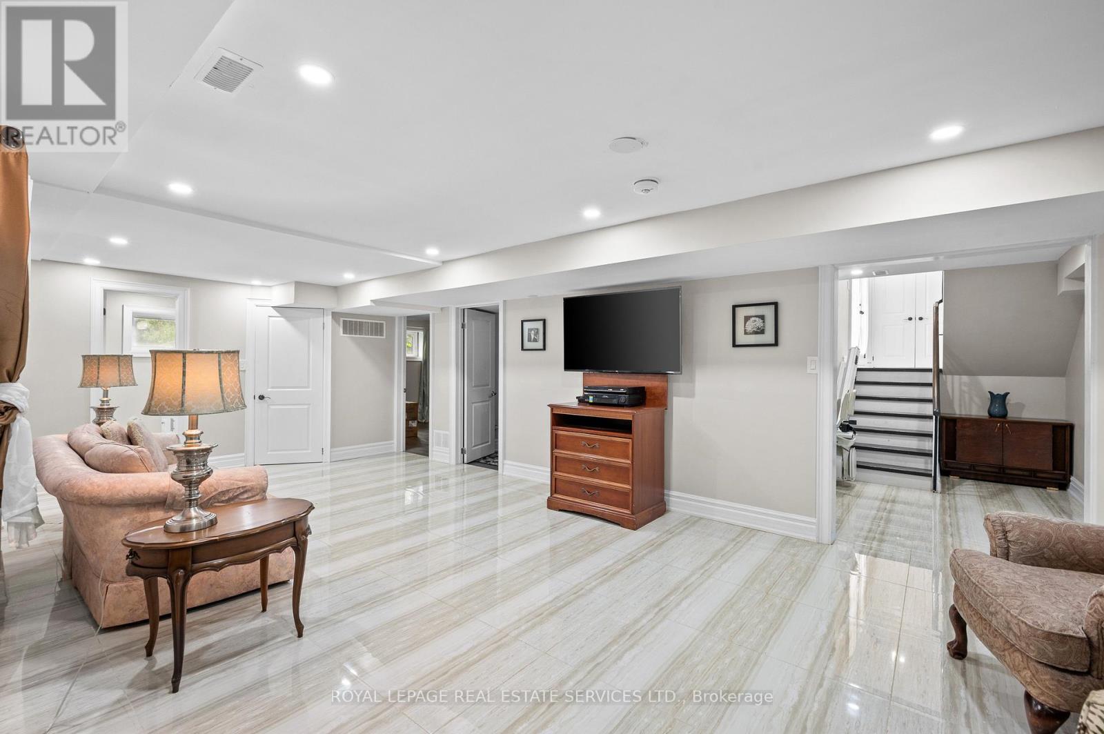 23 Hillside Drive, Brampton, Ontario  L6S 1A2 - Photo 36 - W12802924