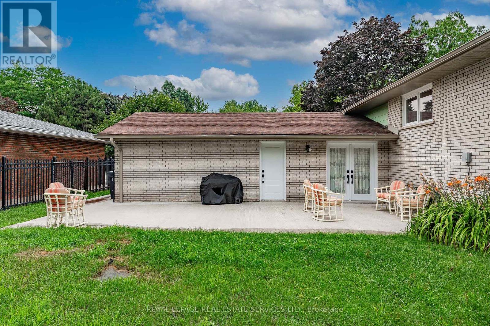 23 Hillside Drive, Brampton, Ontario  L6S 1A2 - Photo 42 - W12802924