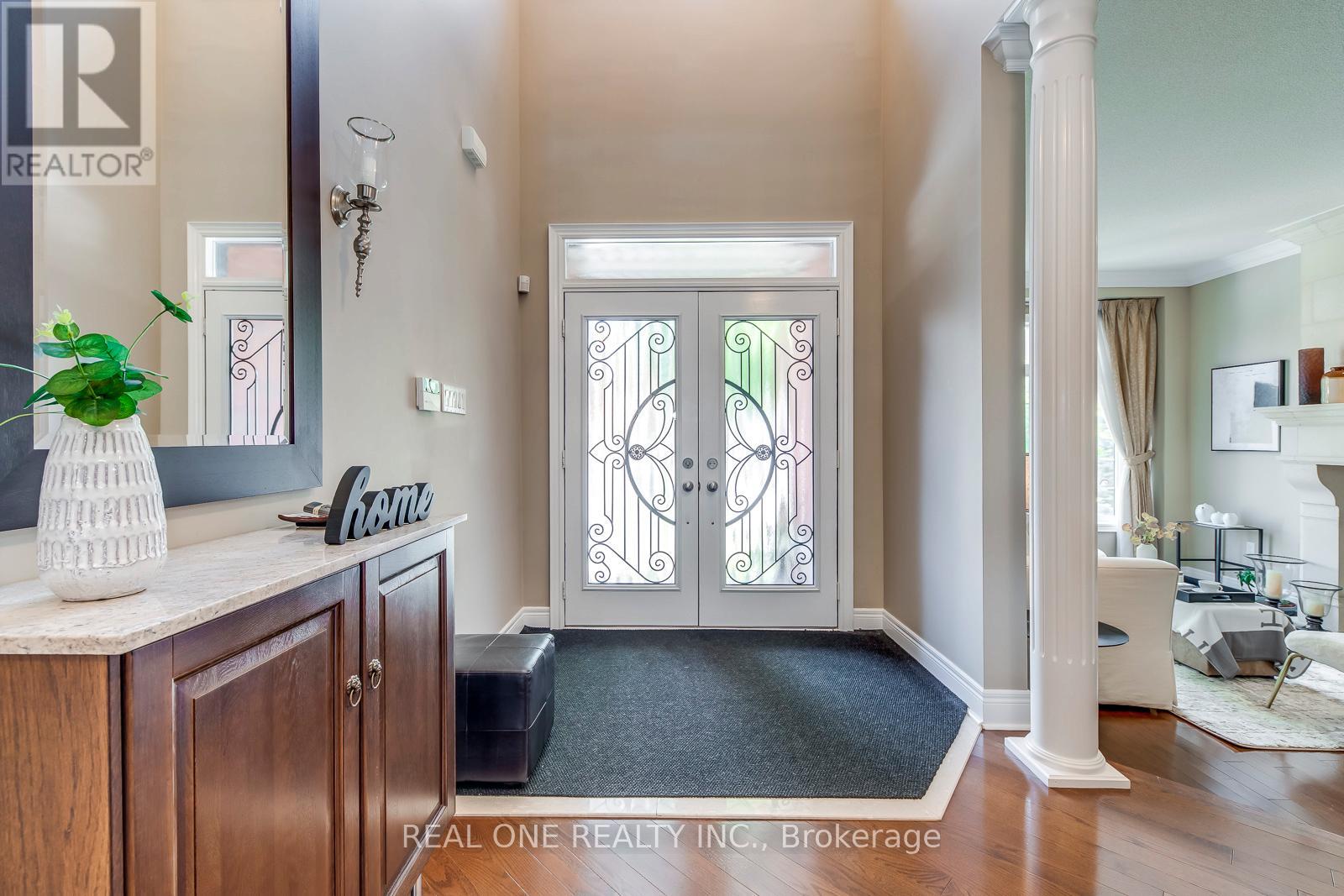 1507 Arrowhead Road, Oakville, Ontario  L6H 7V6 - Photo 5 - W12802960