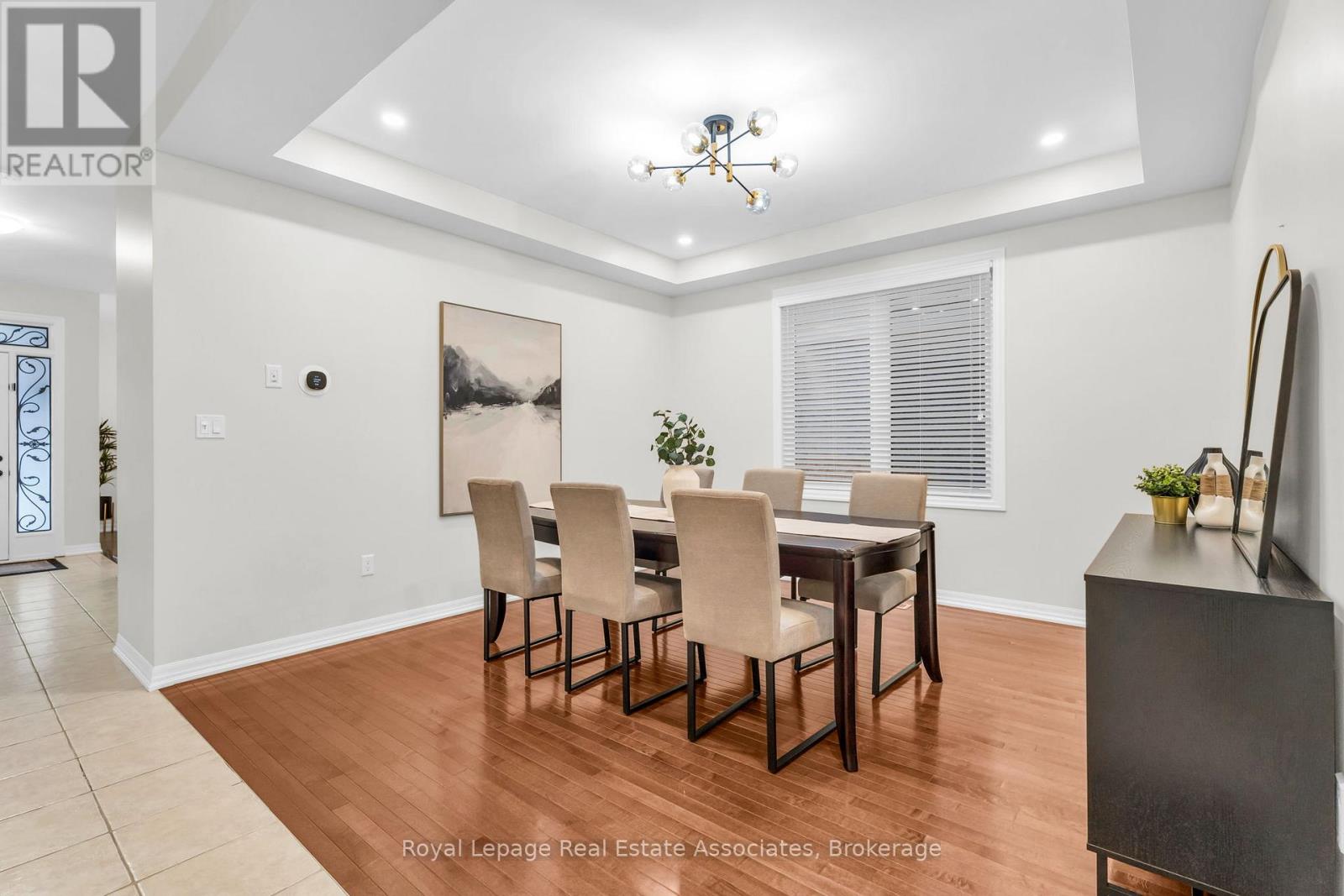 879 Etherington Way, Milton, Ontario  L9T 0Z3 - Photo 6 - W12802964