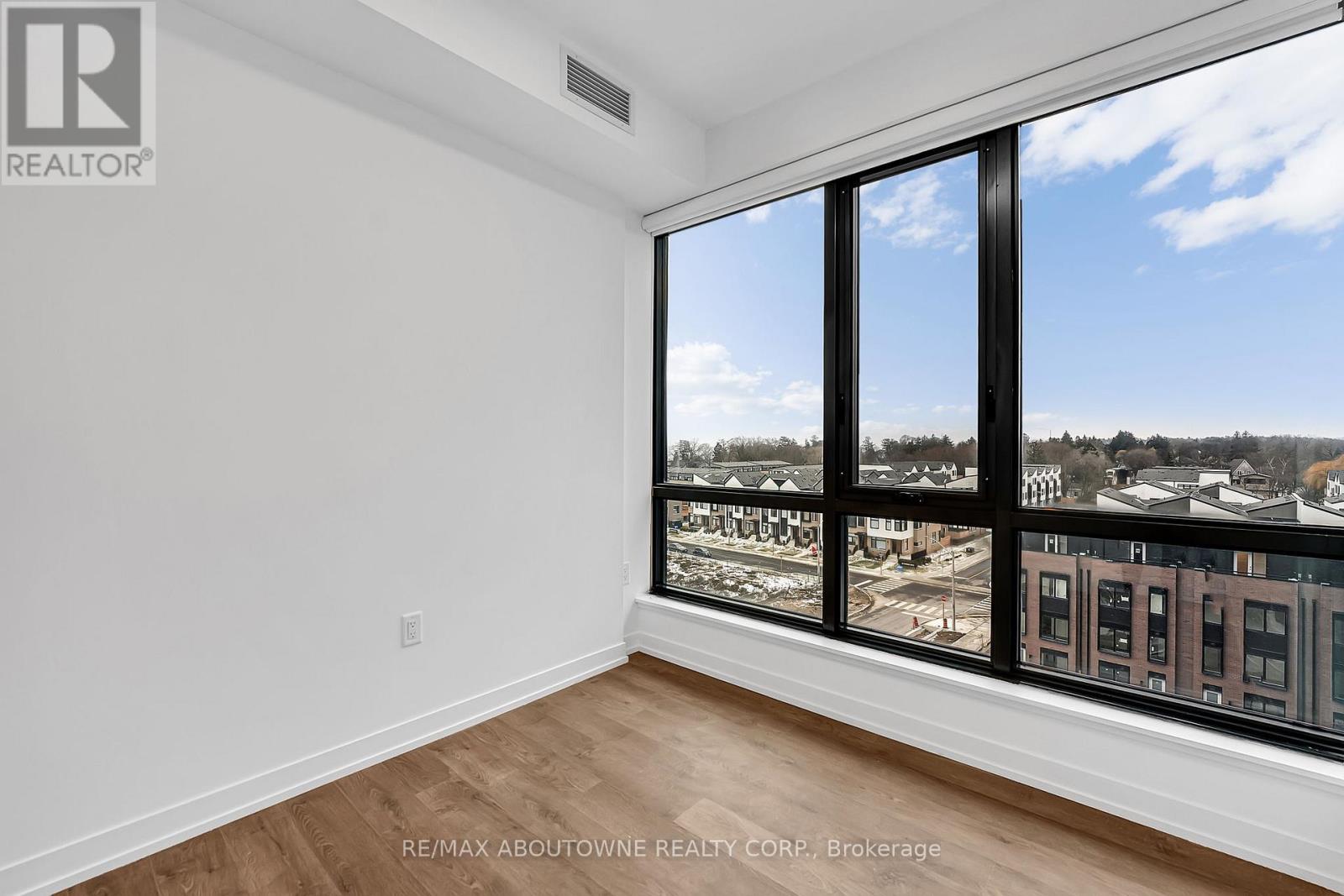 517 - 251 Masonry Way, Mississauga (Port Credit), Ontario  L5H 0B2 - Photo 11 - W12802984