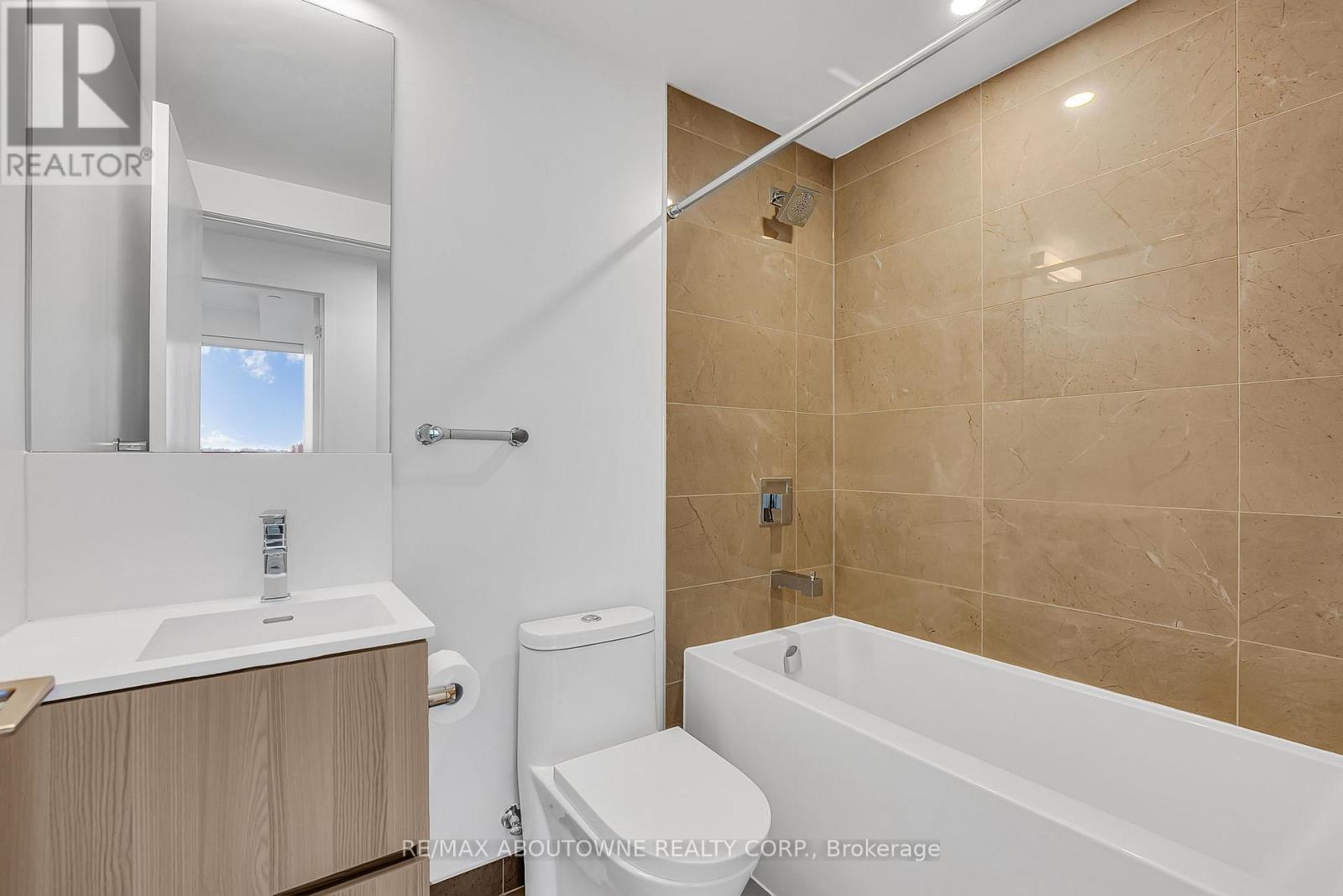 517 - 251 Masonry Way, Mississauga (Port Credit), Ontario  L5H 0B2 - Photo 12 - W12802984