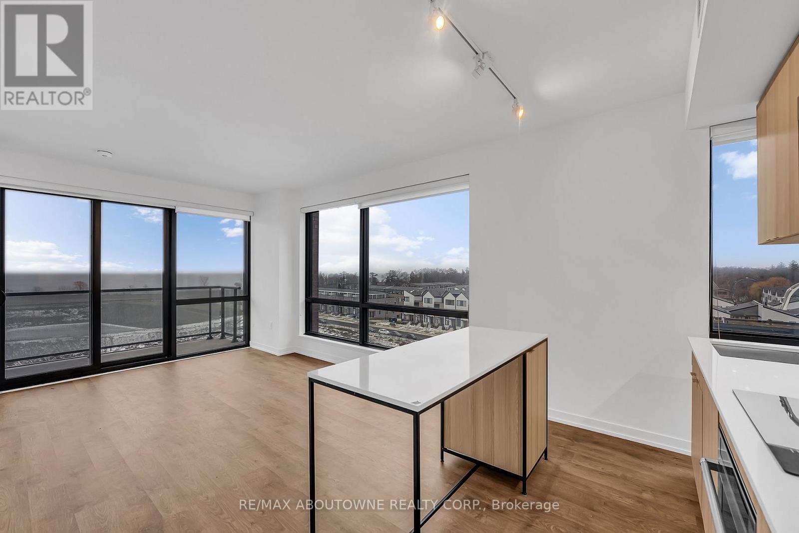 517 - 251 Masonry Way, Mississauga (Port Credit), Ontario  L5H 0B2 - Photo 14 - W12802984