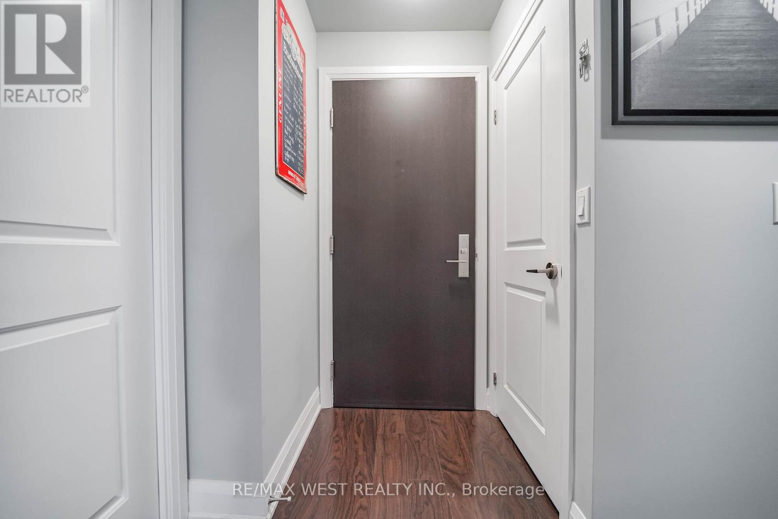 409 - 35 Fontenay Court, Toronto, Ontario  M9A 0C4 - Photo 3 - W12803000