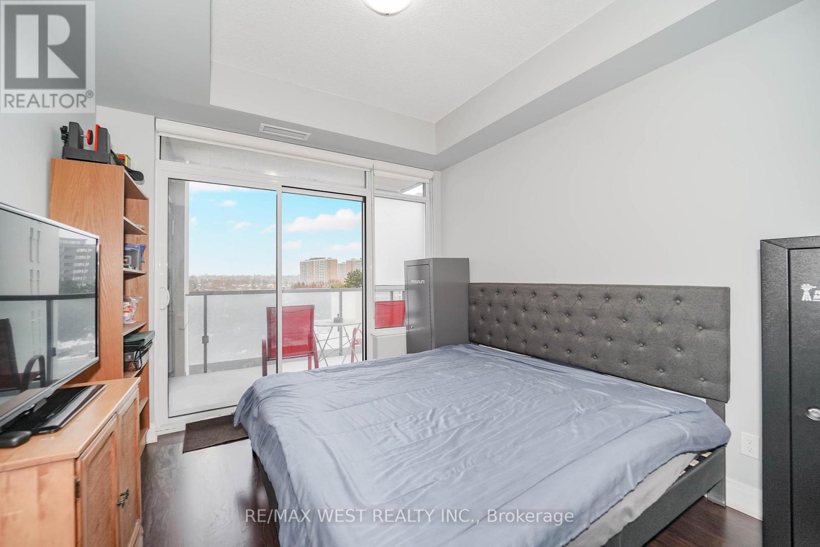 409 - 35 Fontenay Court, Toronto, Ontario  M9A 0C4 - Photo 8 - W12803000