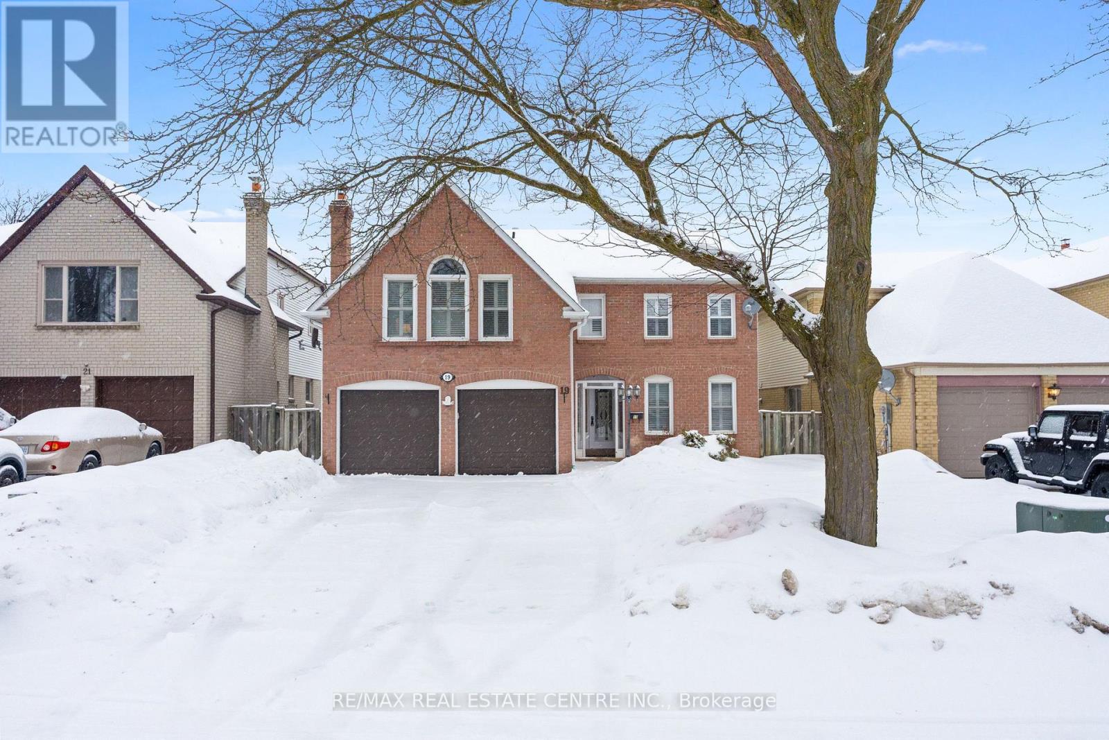 19 Jaffa Drive, Brampton, Ontario  L6S 4C7 - Photo 2 - W12803004