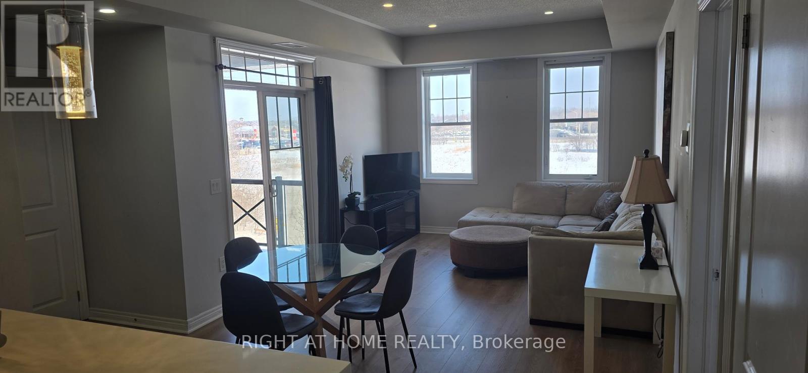 301 - 272 GEORGIAN DRIVE, Oakville, Ontario