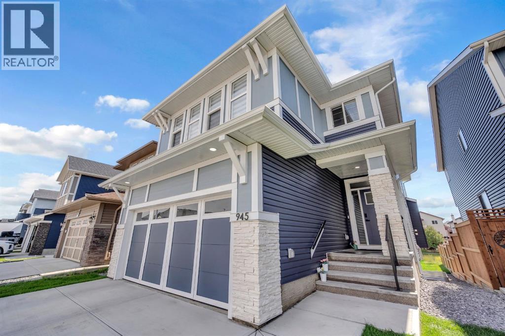 945 Midtown Avenue Sw, Airdrie, Alberta  T4B 4V8 - Photo 2 - A2287241