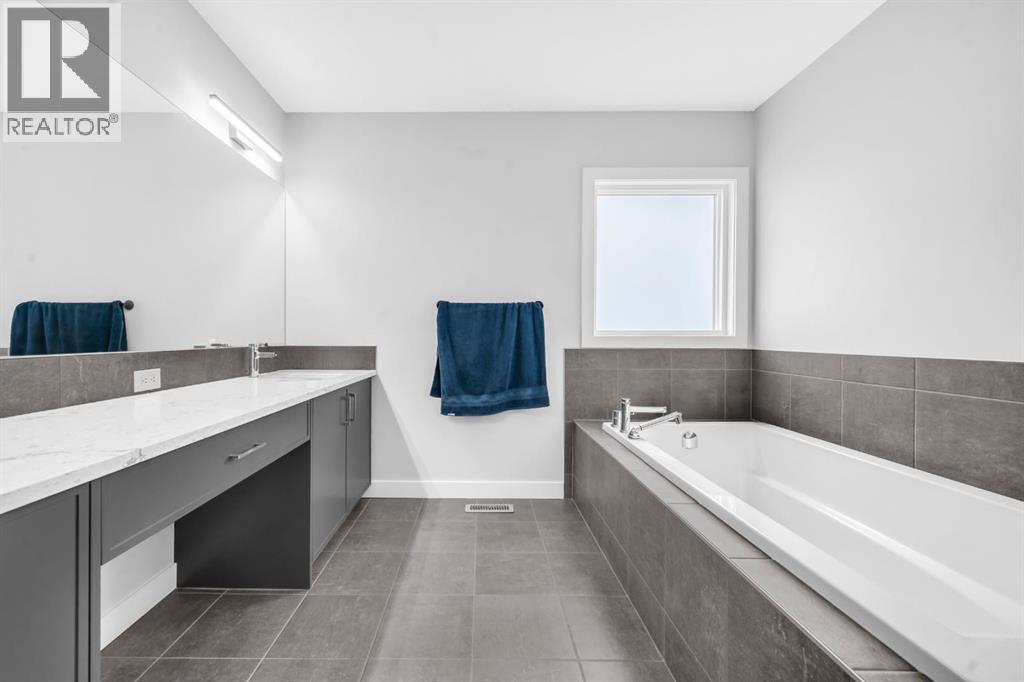 945 Midtown Avenue Sw, Airdrie, Alberta  T4B 4V8 - Photo 29 - A2287241