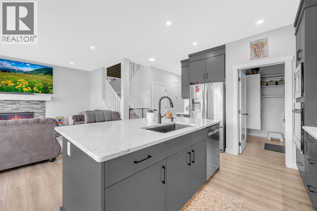 945 Midtown Avenue Sw, Airdrie, Alberta  T4B 4V8 - Photo 12 - A2287241