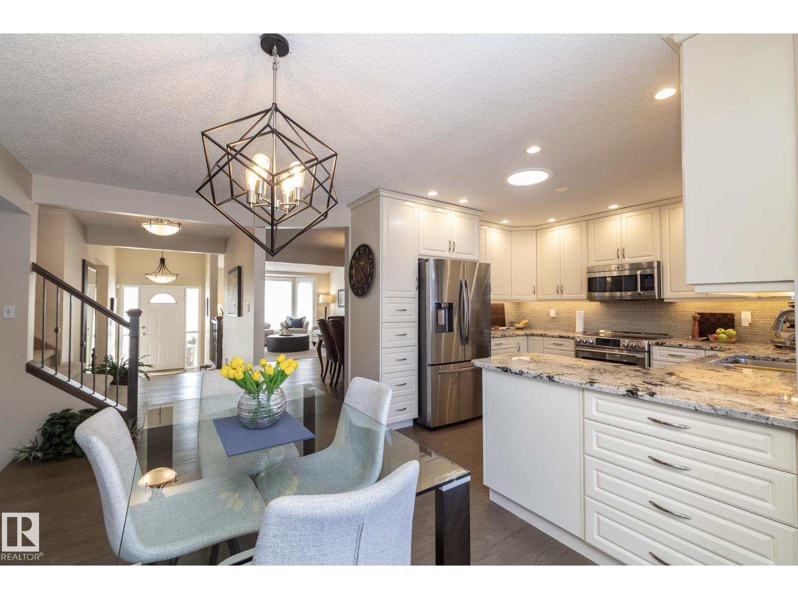 932 110a St Nw, Edmonton, Alberta  T6J 6N1 - Photo 14 - E4474103