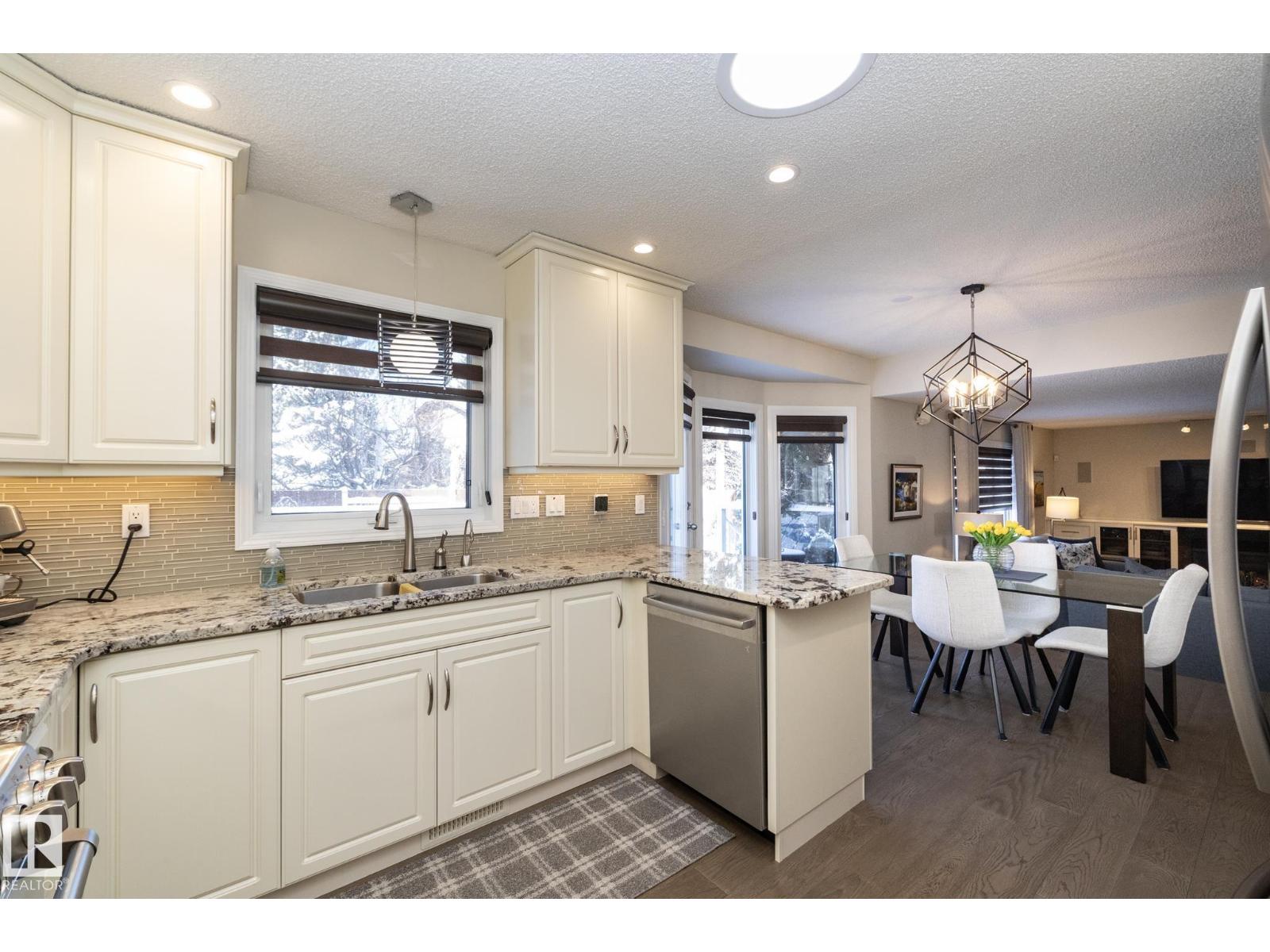 932 110a St Nw, Edmonton, Alberta  T6J 6N1 - Photo 13 - E4474103