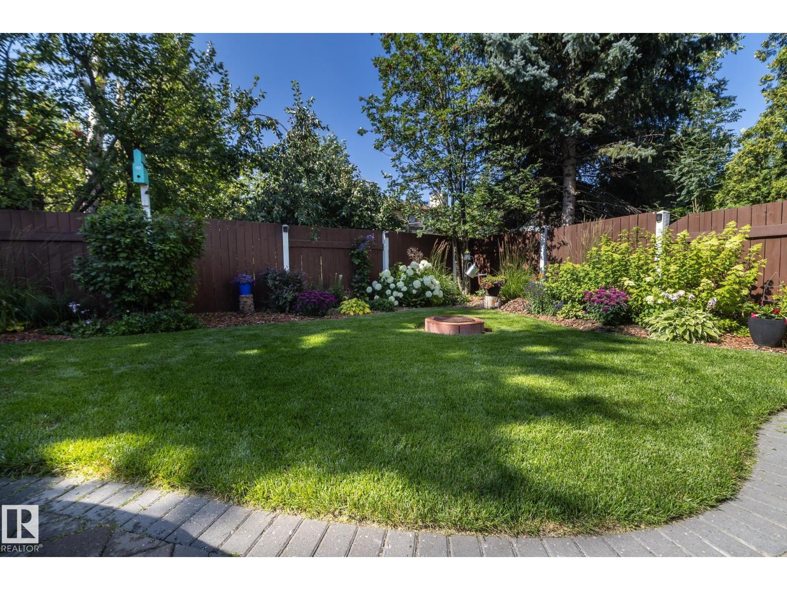 932 110a St Nw, Edmonton, Alberta  T6J 6N1 - Photo 4 - E4474103