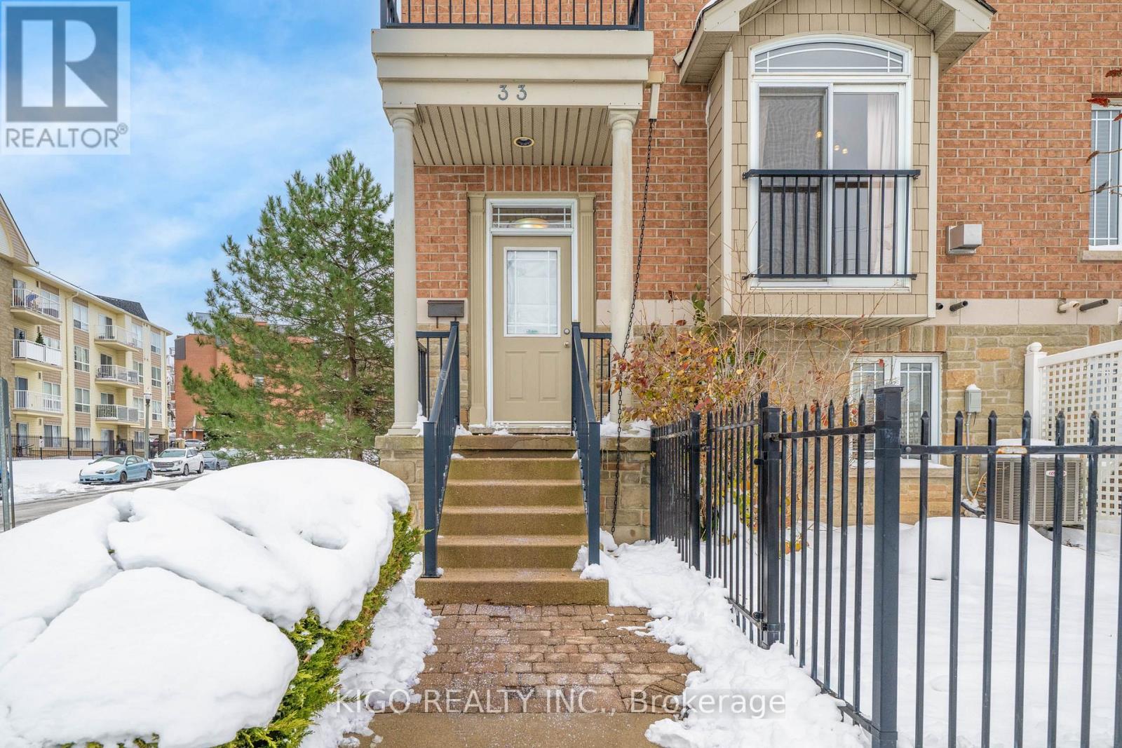 33 Wellington Street S, Cambridge, Ontario  N1R 8N4 - Photo 3 - X12802782