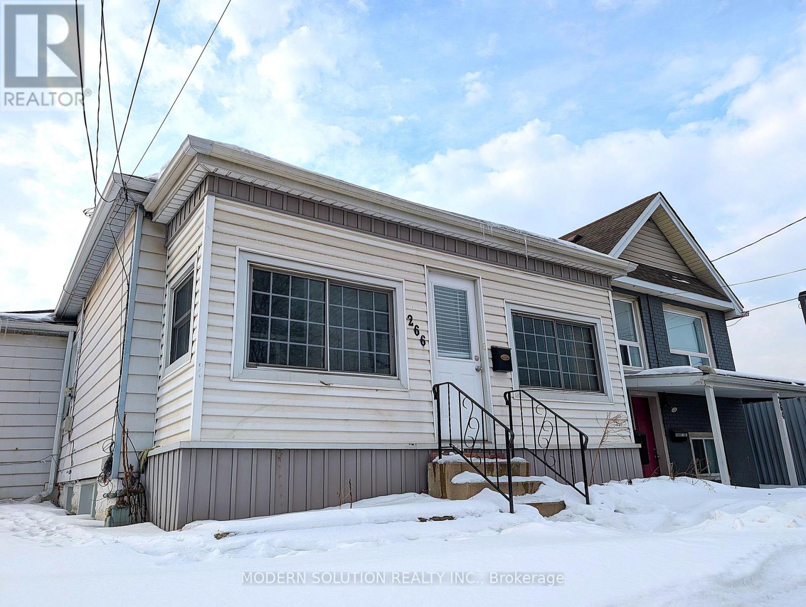 266 BEACH ROAD, Hamilton, Ontario