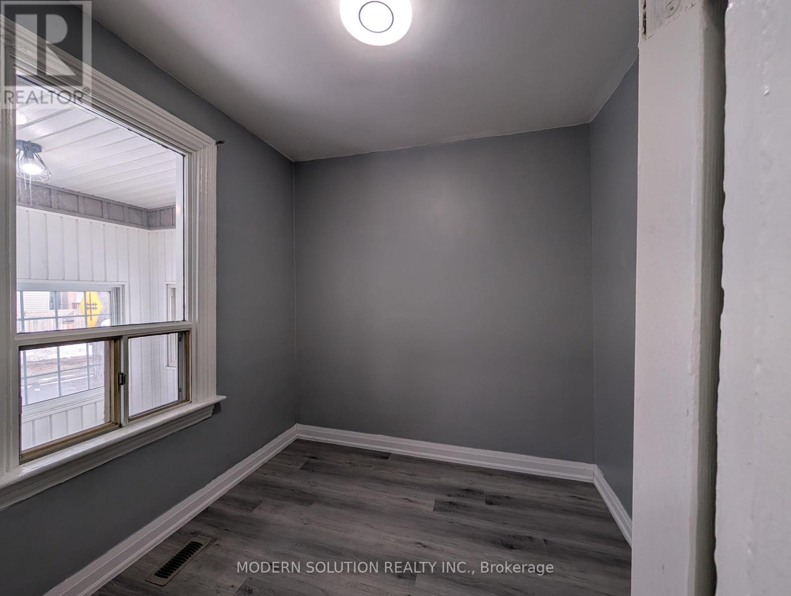 266 Beach Road, Hamilton, Ontario  L8L 4B2 - Photo 12 - X12802908