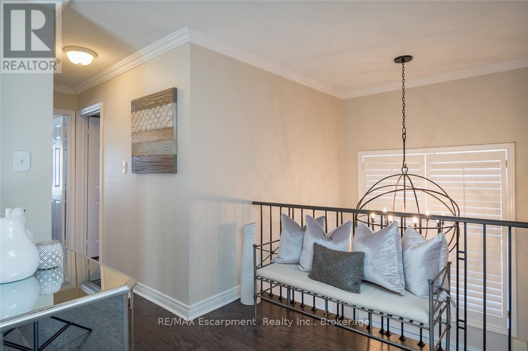 2454 Longridge Crescent, Oakville, Ontario  L6H 6N8 - Photo 25 - W12803054