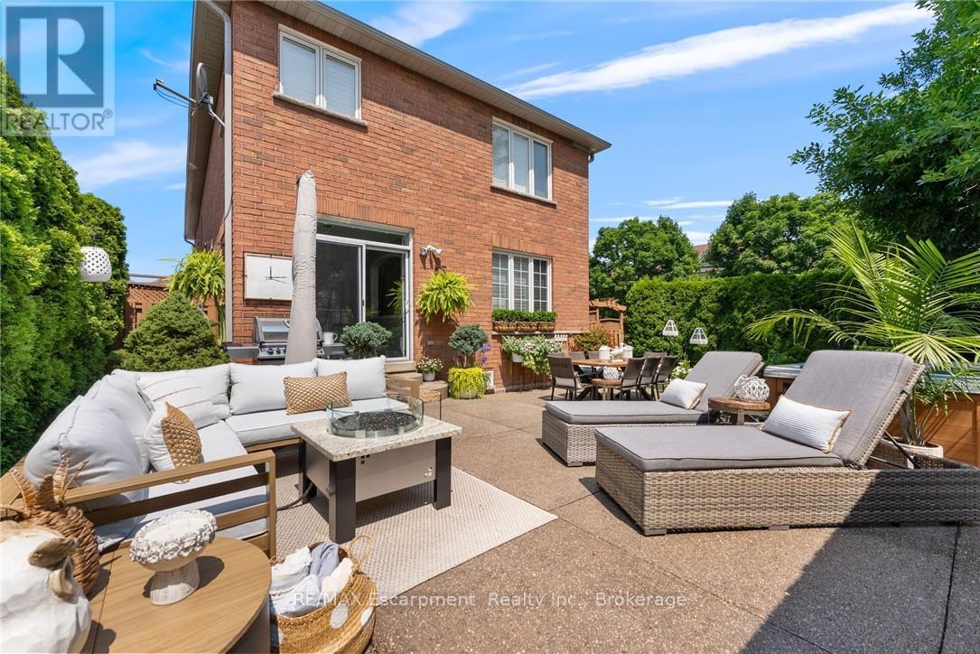 2454 Longridge Crescent, Oakville, Ontario  L6H 6N8 - Photo 41 - W12803054