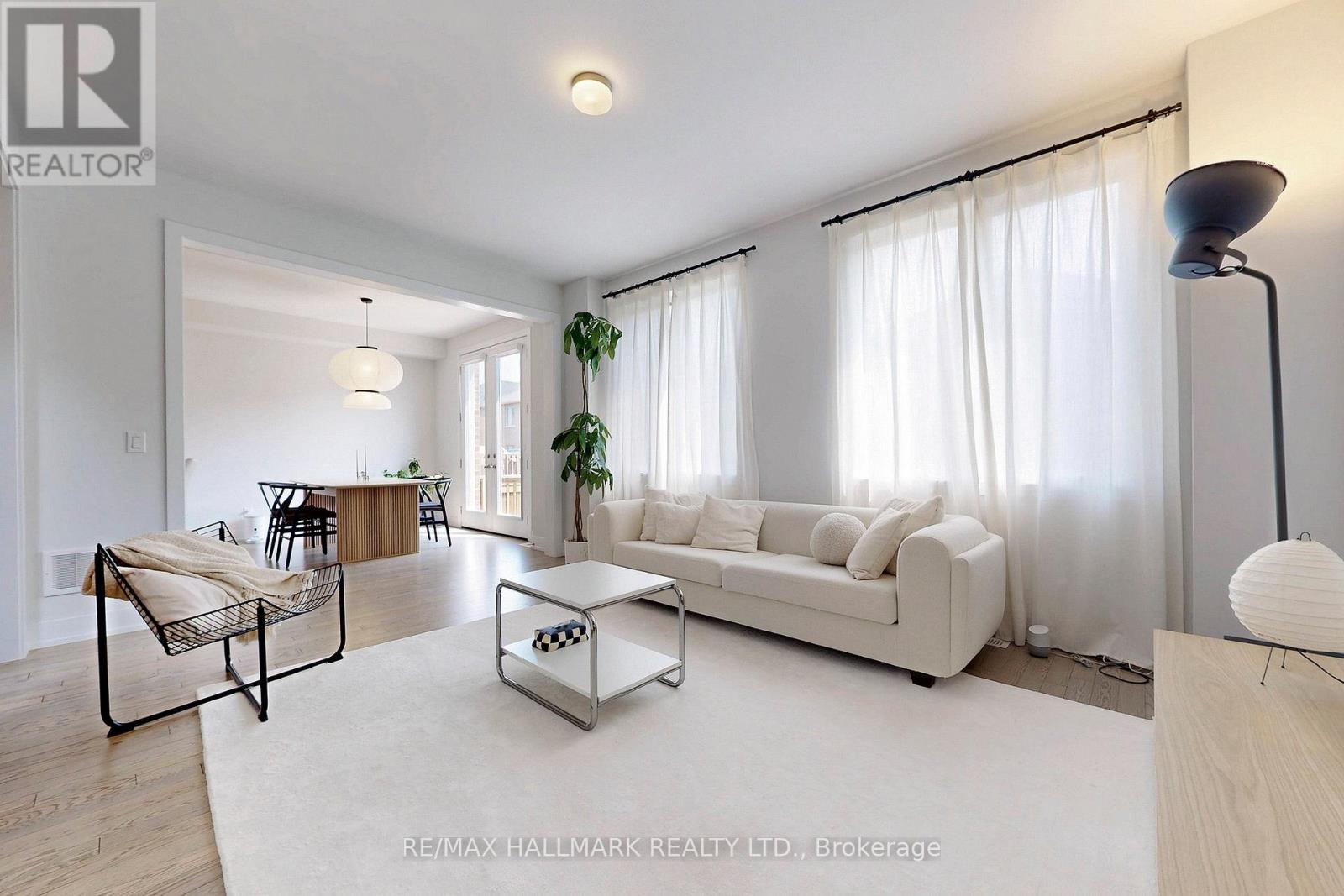 232 Busato Drive, Whitchurch-Stouffville, Ontario  L4A 4X4 - Photo 9 - N12802566