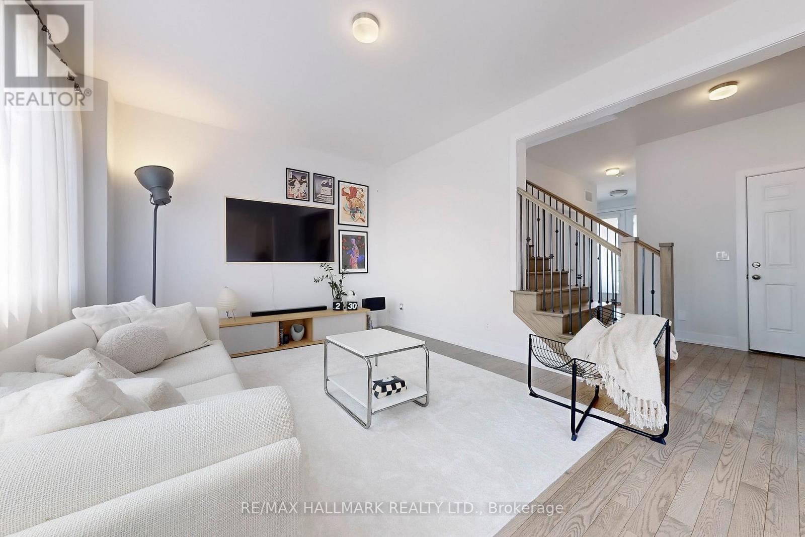 232 Busato Drive, Whitchurch-Stouffville, Ontario  L4A 4X4 - Photo 5 - N12802566