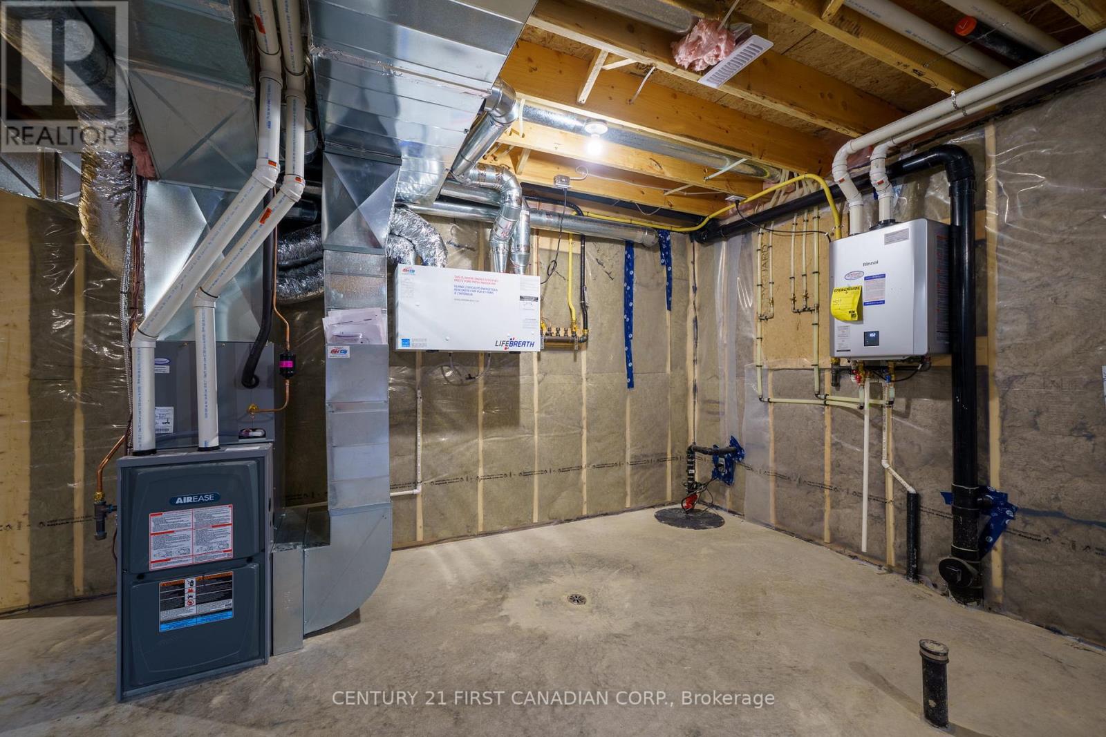 34 Postma Crescent, North Middlesex, Ontario  N0M 1A0 - Photo 25 - X12599186