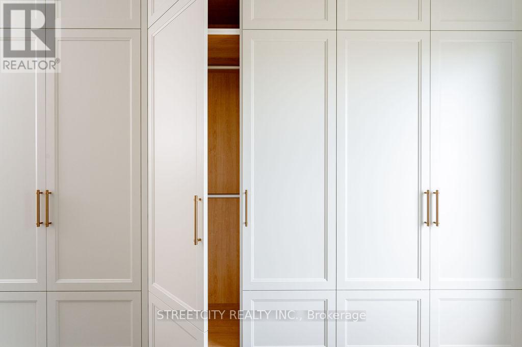 Photo 29 of 32 for 326 Manhattan Drive