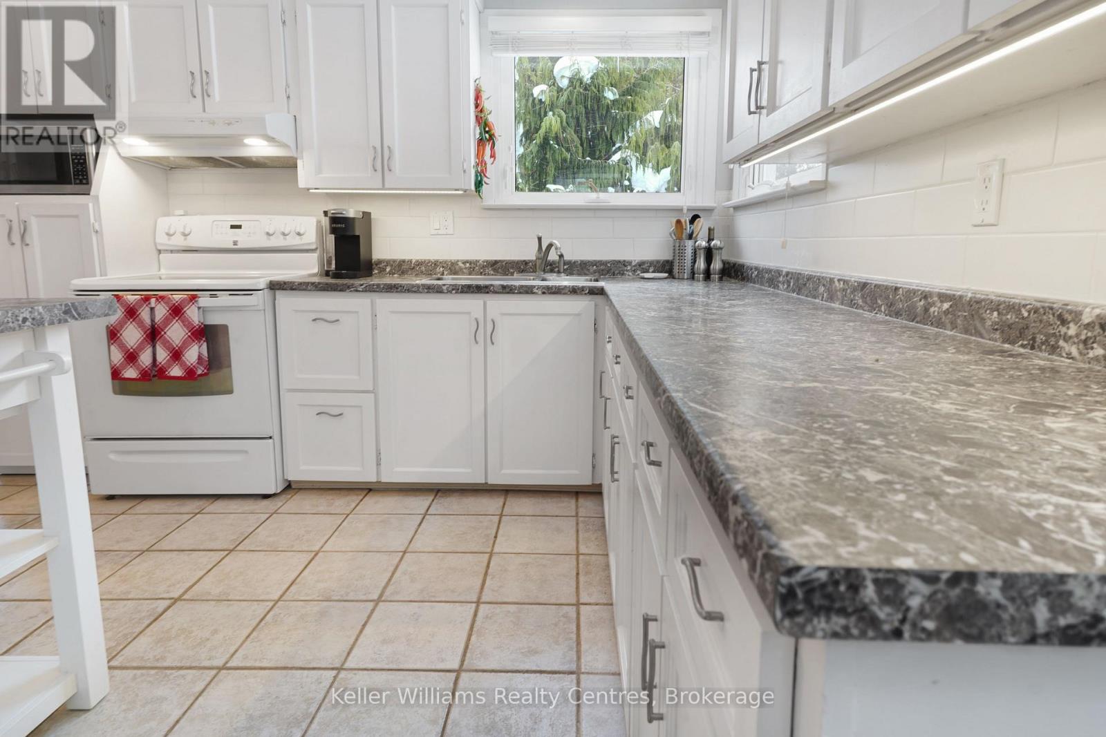 158 Stokes Bay Road, Northern Bruce Peninsula, Ontario  N0H 1W0 - Photo 15 - X12803074