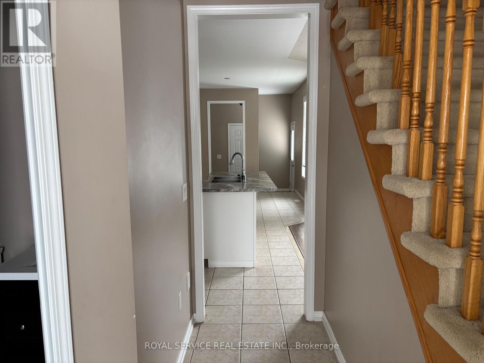 762 Carlisle Street, Cobourg, Ontario  K9A 0J1 - Photo 4 - X12803120