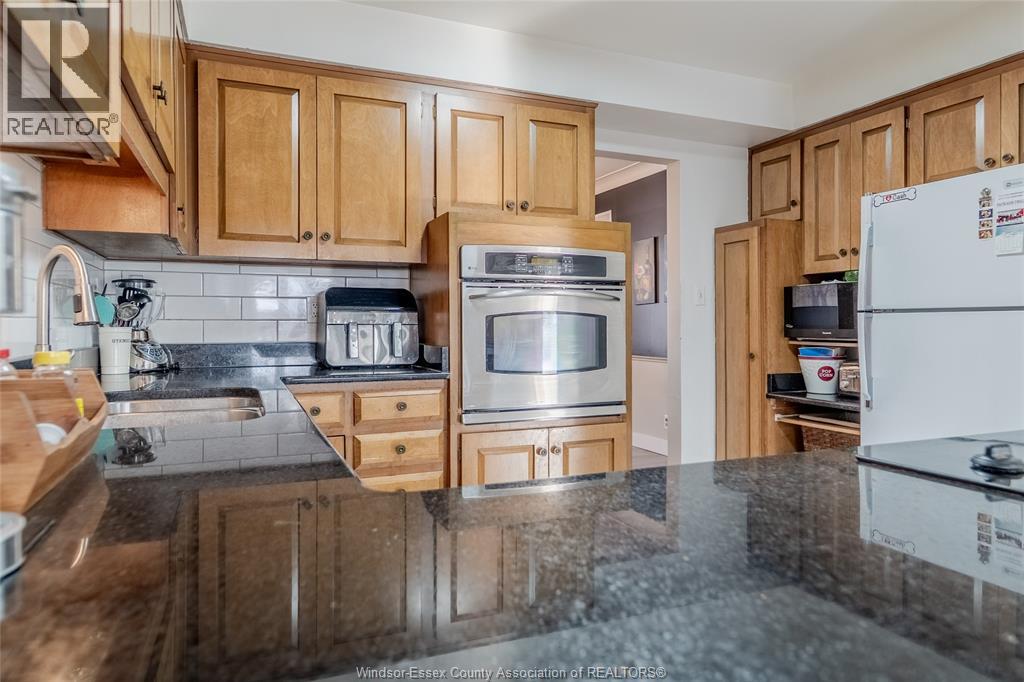 2477 Mark Avenue, Windsor, Ontario  N9E 2W2 - Photo 11 - 26003321