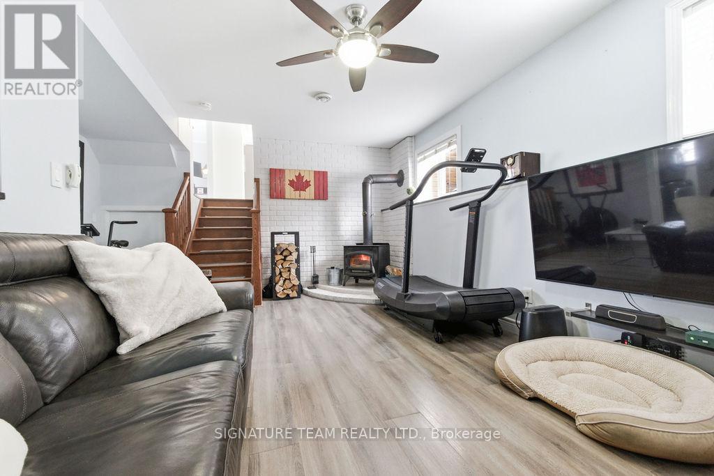 12 Russell Street, Petawawa, Ontario  K8H 1T9 - Photo 41 - X12802248