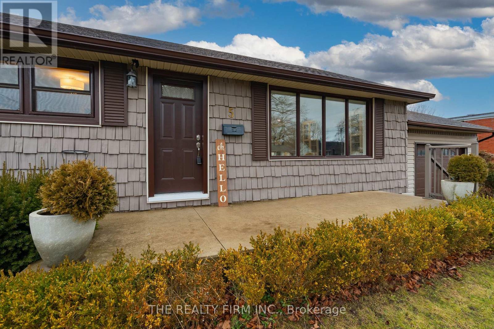 5 Montcalm Street N, St. Thomas, Ontario  N5P 2C1 - Photo 3 - X12803102