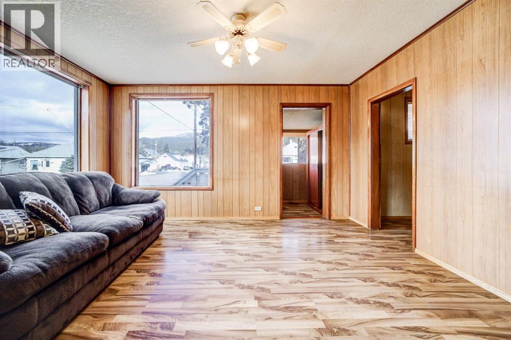 13302 16 Avenue, Blairmore, Alberta  T0K 0E0 - Photo 9 - A2286922