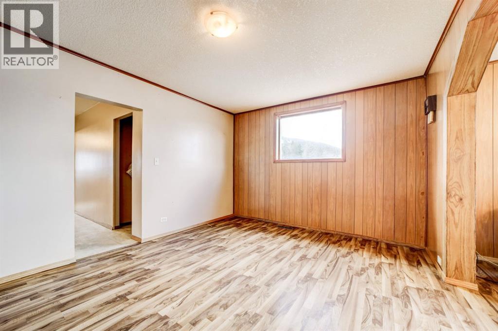 13302 16 Avenue, Blairmore, Alberta  T0K 0E0 - Photo 13 - A2286922