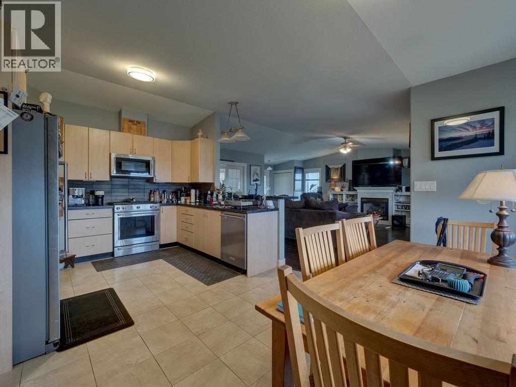 5641 Nickerson Road, Sechelt, British Columbia  V7Z 0M6 - Photo 12 - R3091660