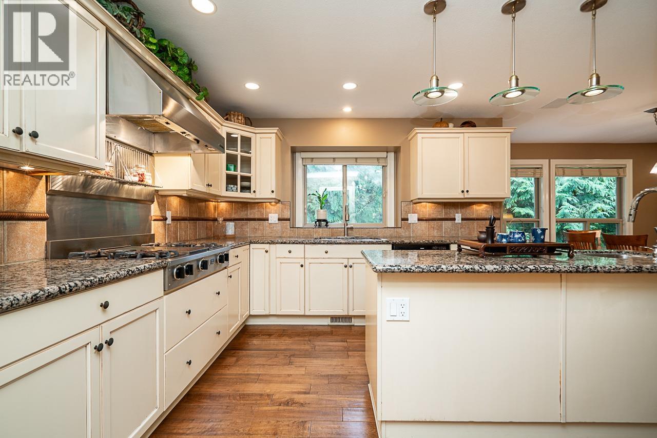 76 Eagle Pass, Port Moody, British Columbia  V3H 5E7 - Photo 12 - R3091675