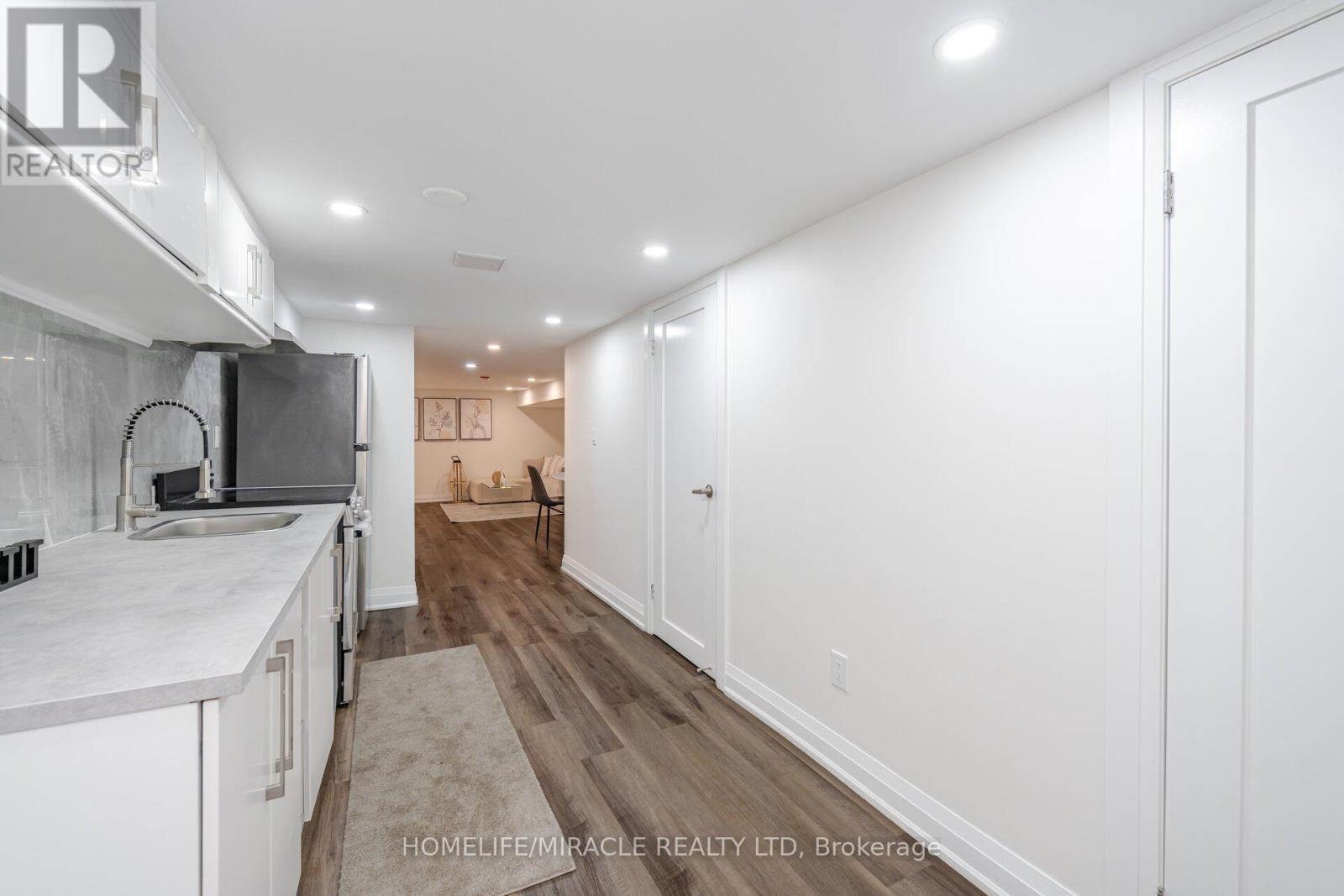 Bsmt - 388 Oakwood Avenue, Toronto, Ontario  M6E 2W3 - Photo 7 - C12803082