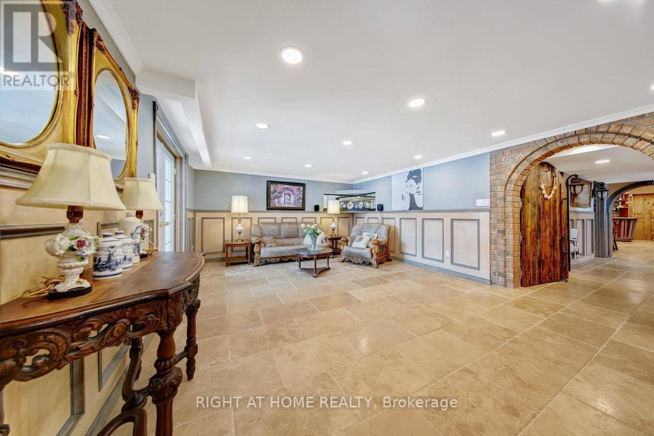 397 Maple Leaf Drive, Toronto, Ontario  M6L 1P4 - Photo 34 - W12802854