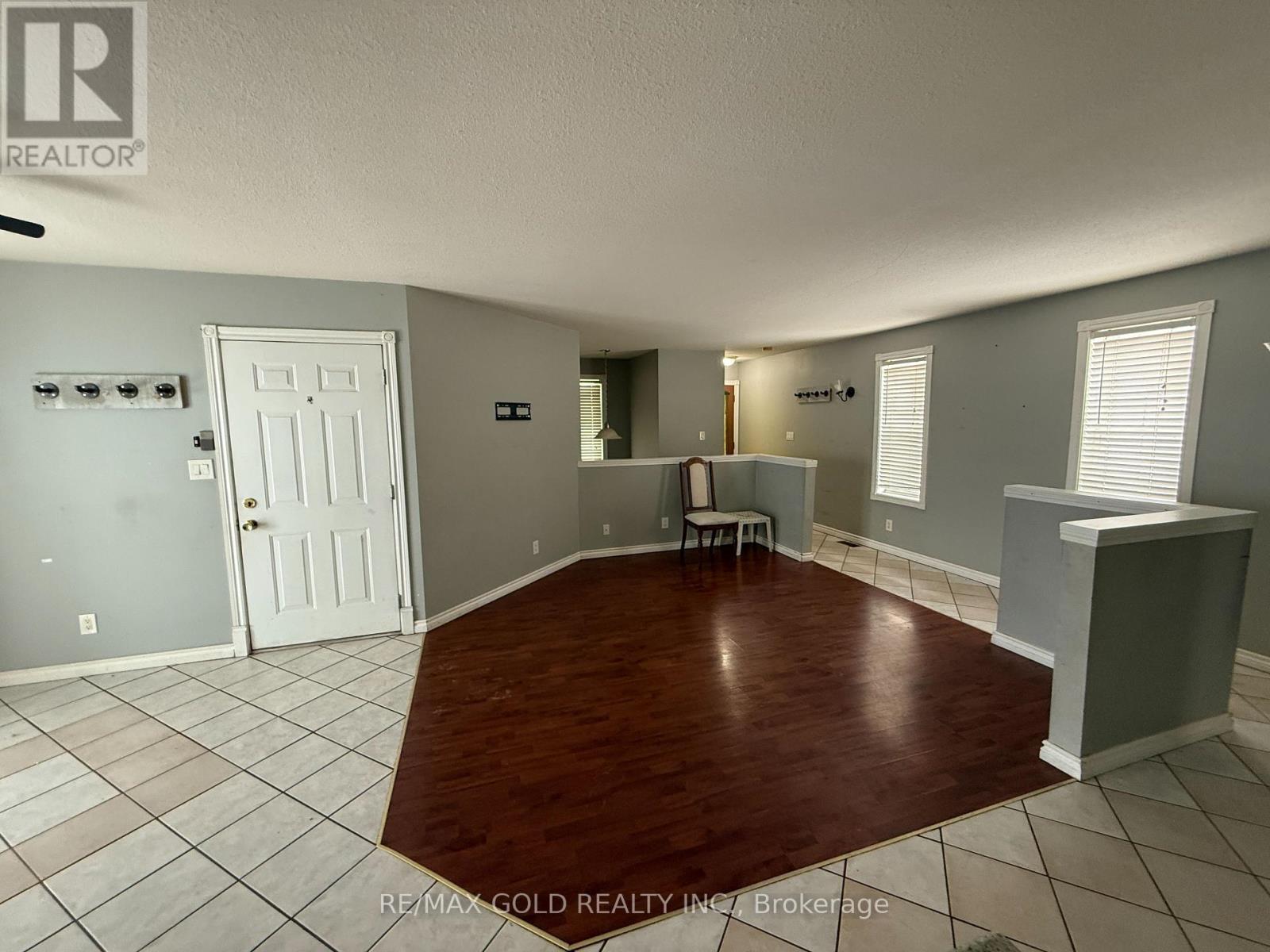 Main - 24 Eastwood Drive, Welland, Ontario  L3C 6W4 - Photo 10 - X12749664