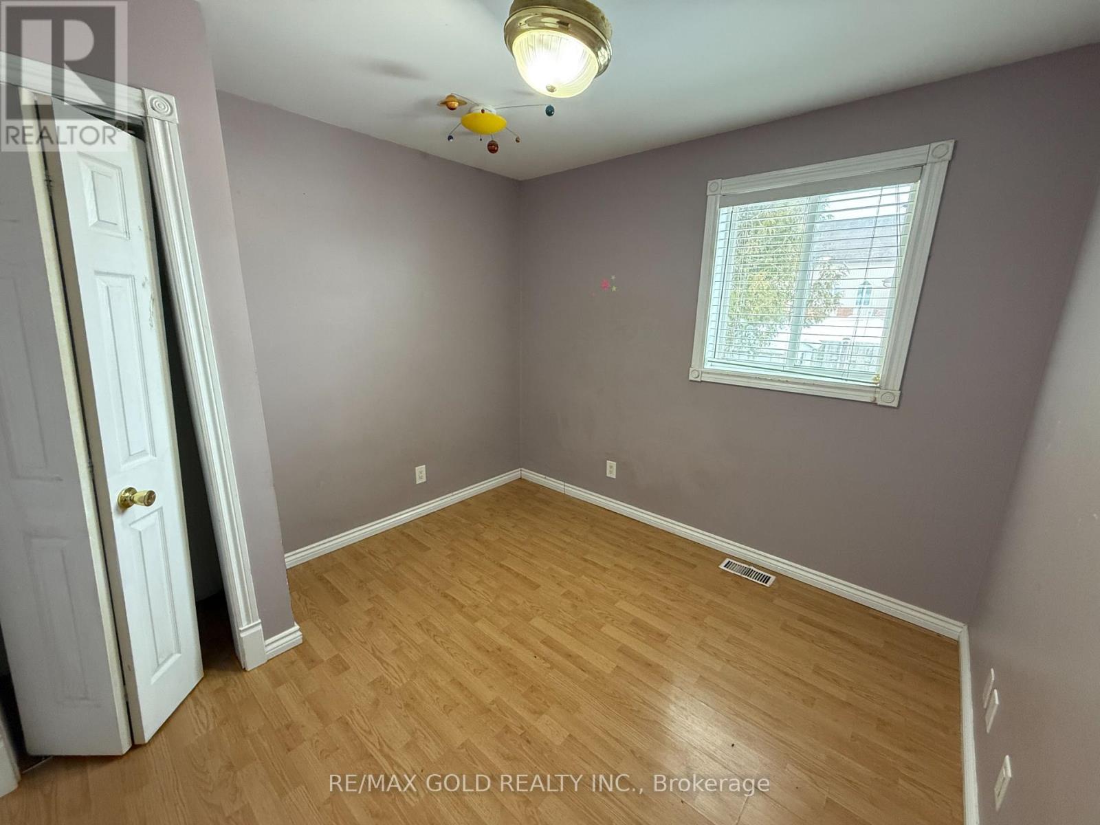 Main - 24 Eastwood Drive, Welland, Ontario  L3C 6W4 - Photo 5 - X12749664