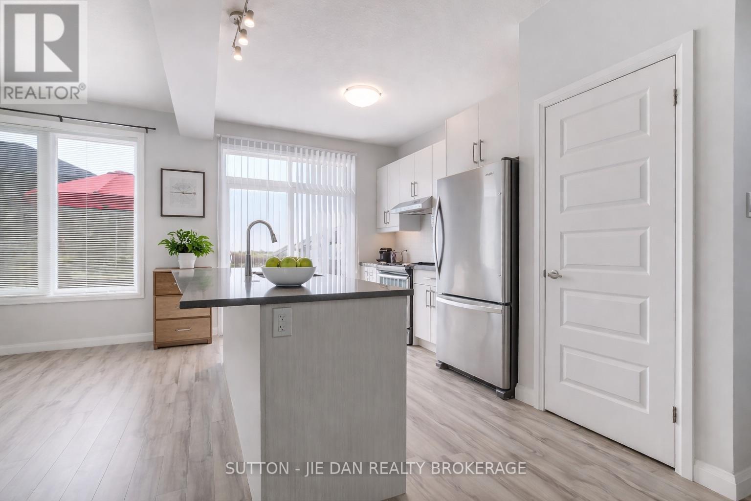 2 - 819 Kleinburg Drive, London North, Ontario  N5X 0N6 - Photo 4 - X12765114