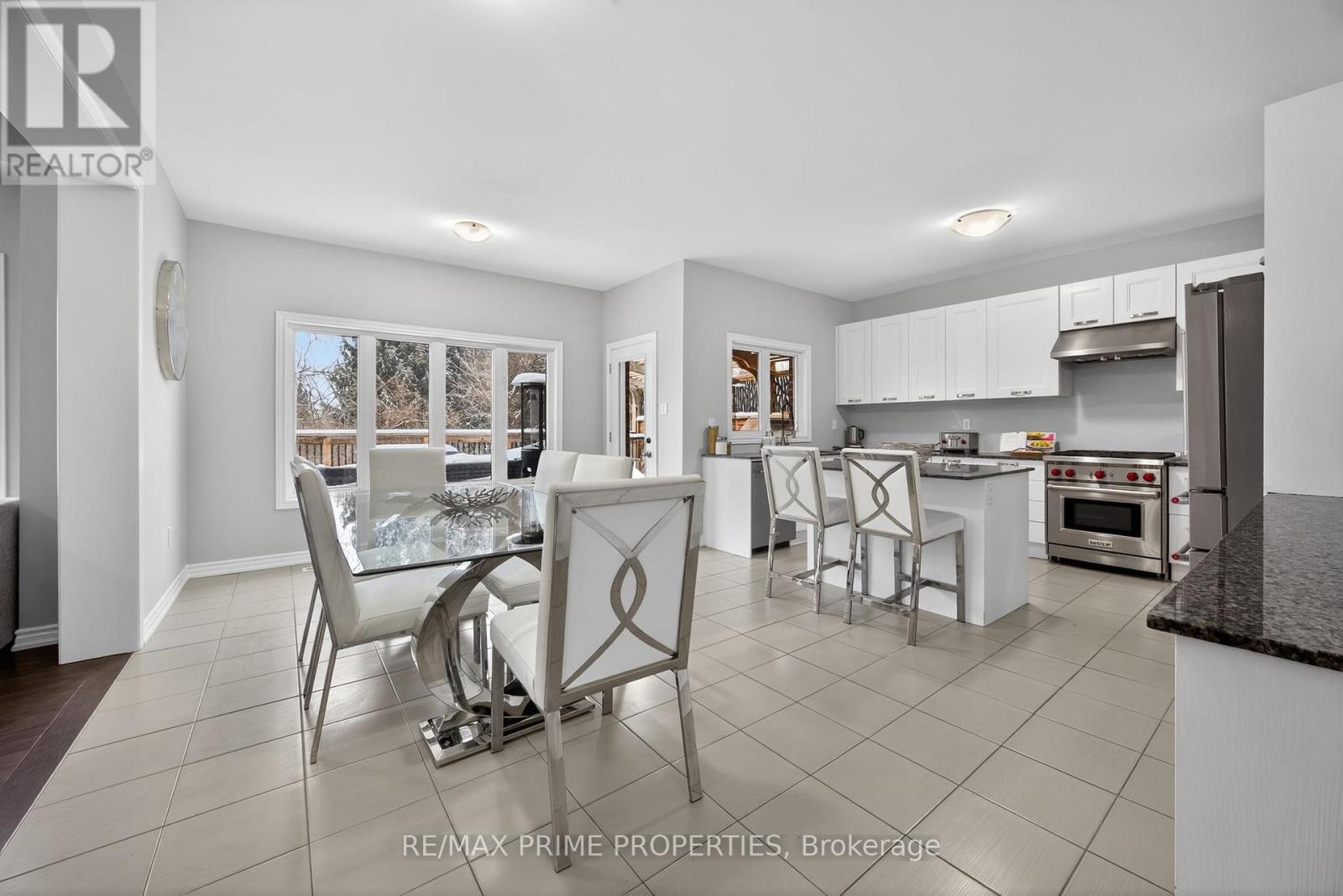 72 Ridge Gate Crescent, East Gwillimbury, Ontario  L0G 1M0 - Photo 6 - N12803116