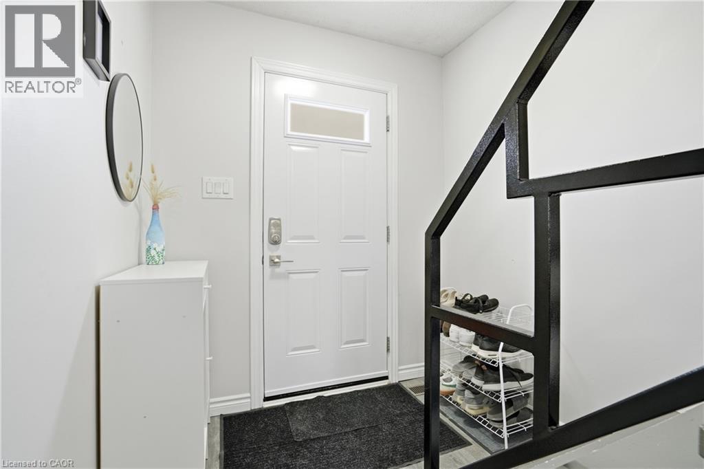 596 Grey Street Unit# 10, Brantford, Ontario  N3S 4Y1 - Photo 3 - 40806161