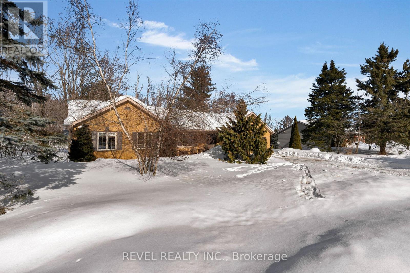 32 Hickory Lane, Oro-Medonte, Ontario  L0K 1E0 - Photo 3 - S12803060